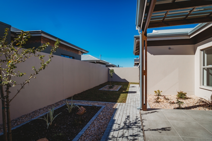 3 Bedroom Property for Sale in Kraaibosch Western Cape